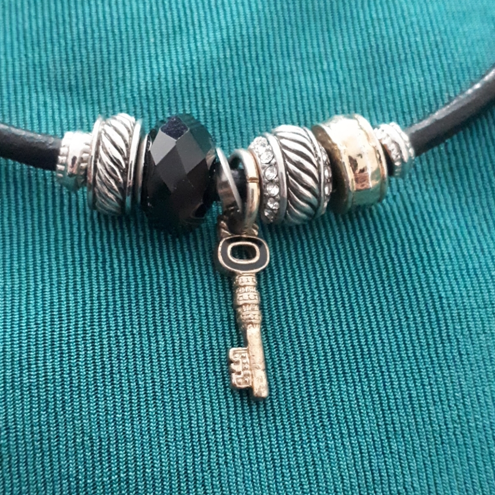 Necklace - Picture 2 of 5